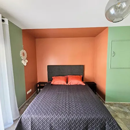 Maison, 2 Chambres, 2 Sdb, 2 Toilettes *