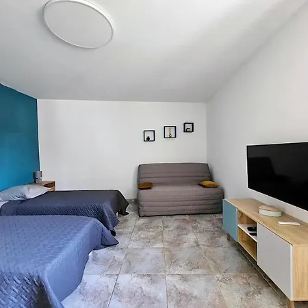 Maison, 2 Chambres, 2 Sdb, 2 Toilettes Дом отдыха Custines