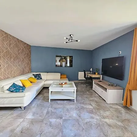 Maison, 2 Chambres, 2 Sdb, 2 Toilettes Custines